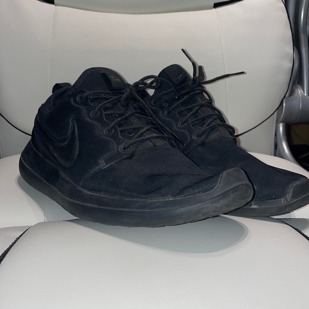 Nike roshe run men’s sneakers size 13
